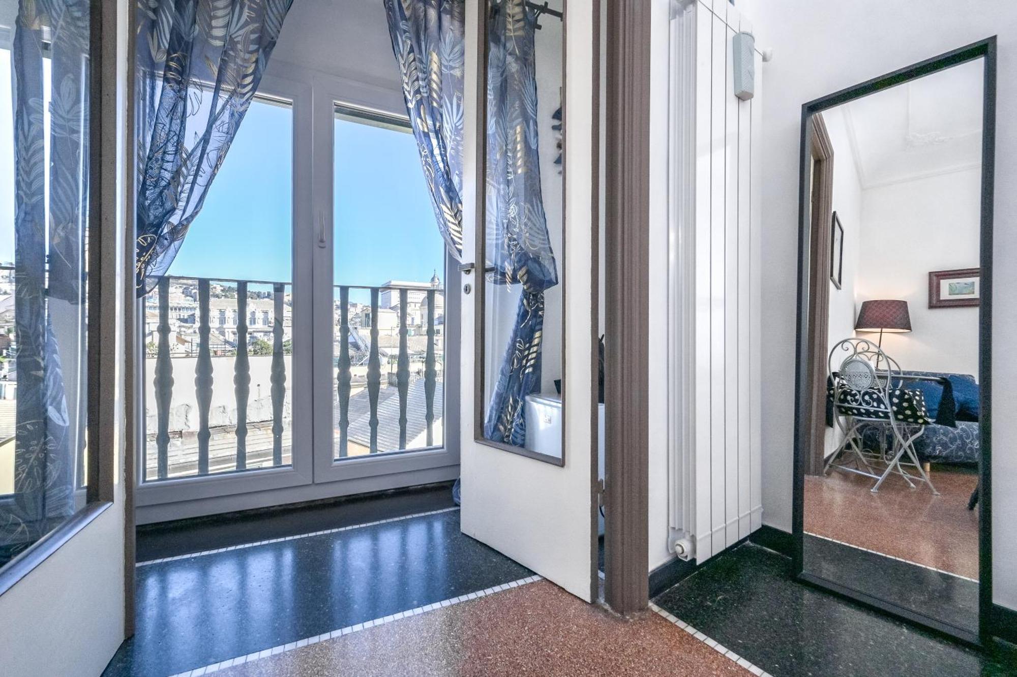 Lovely Room On Rooftops - Genovainrelax Bagian luar foto