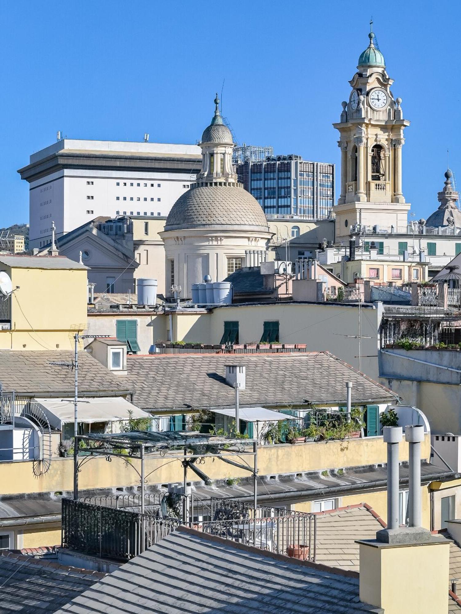 Lovely Room On Rooftops - Genovainrelax Bagian luar foto